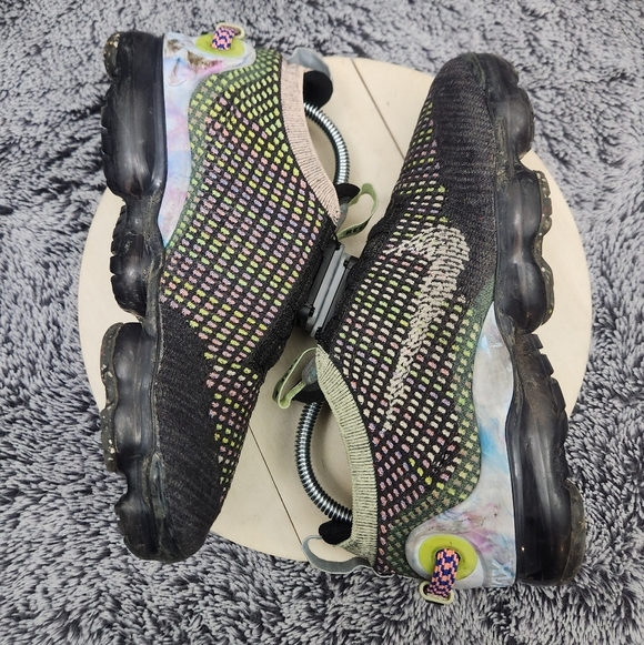 Nike Air VaporMax 2020 Flyknit Multi-Color Women's Size 8.5 - Picture 6 of 9
